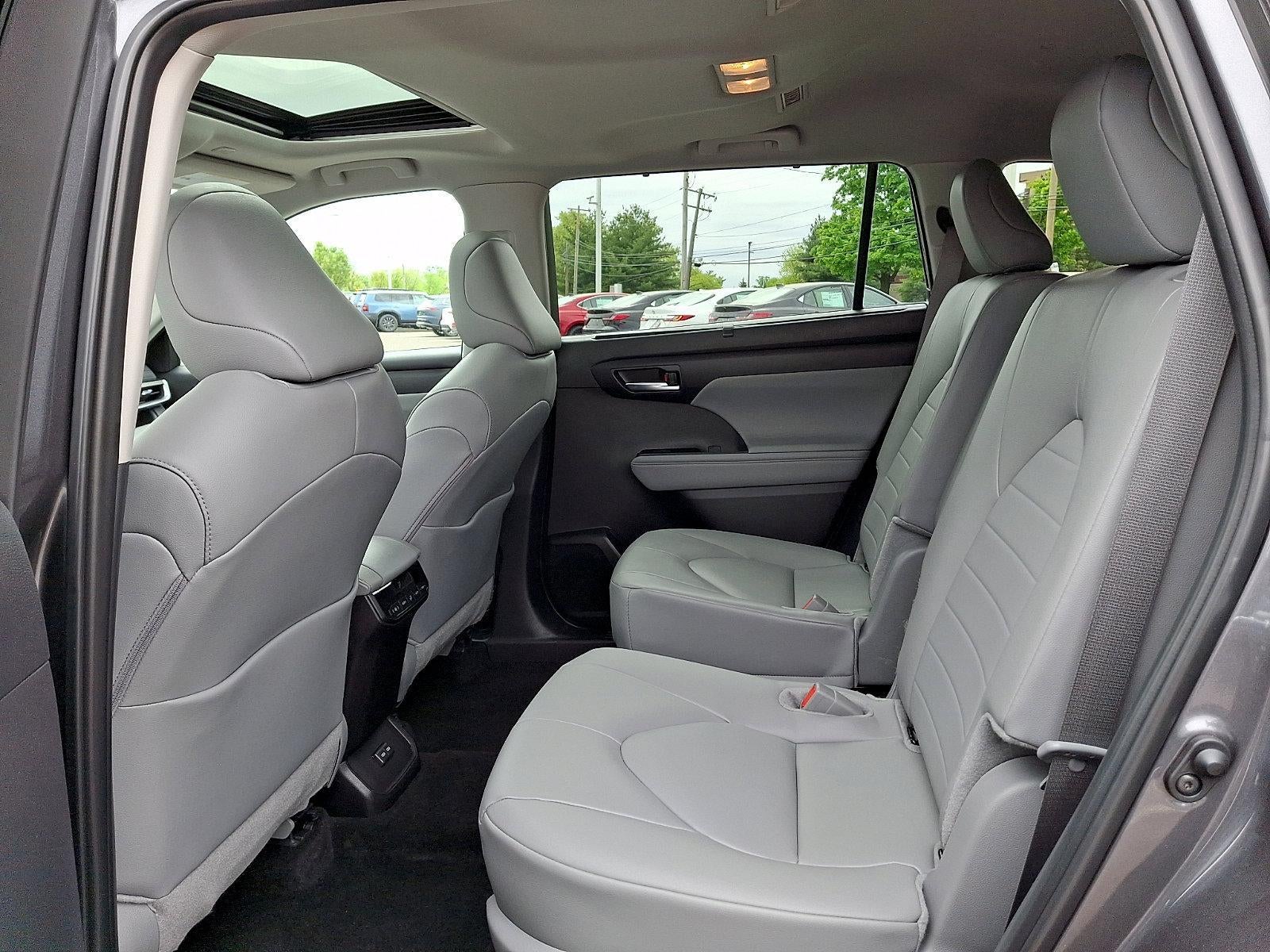 2025 Toyota Highlander XLE AWD (Natl)