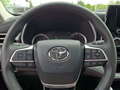 2025 Toyota Highlander XLE AWD (Natl)