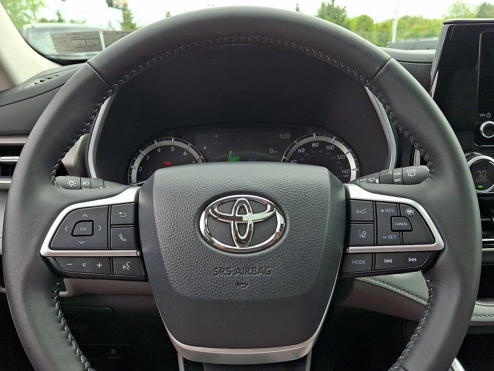 2025 Toyota Highlander XLE AWD (Natl)