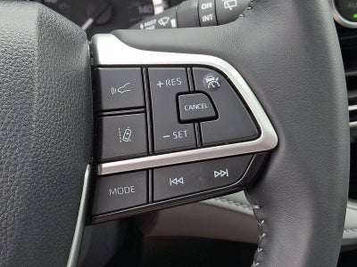 2025 Toyota Highlander XLE AWD (Natl)