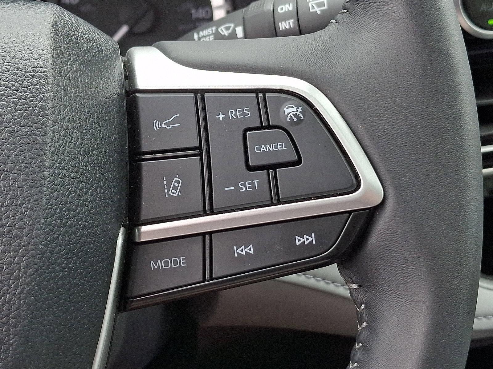 2025 Toyota Highlander XLE AWD (Natl)