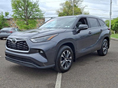 2025 Toyota Highlander XLE AWD (Natl)