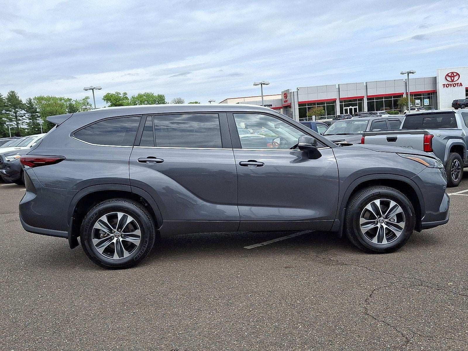2025 Toyota Highlander XLE AWD (Natl)