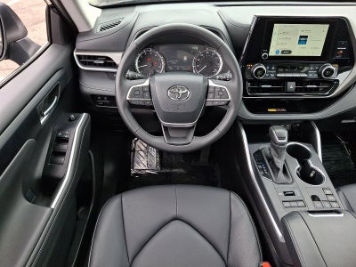 2025 Toyota Highlander XLE AWD (Natl)