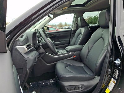 2025 Toyota Highlander XLE AWD (Natl)