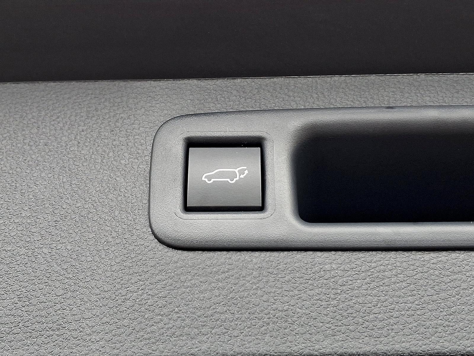 2025 Toyota Highlander XLE AWD (Natl)