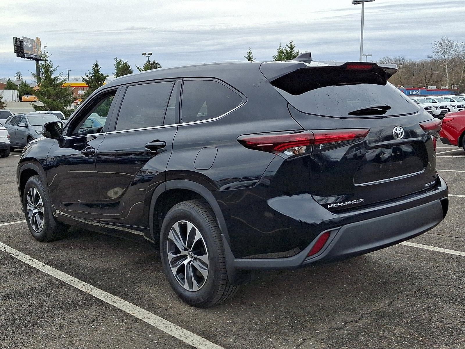 2025 Toyota Highlander XLE AWD (Natl)