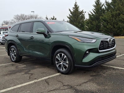 2025 Toyota Highlander XLE AWD (Natl)