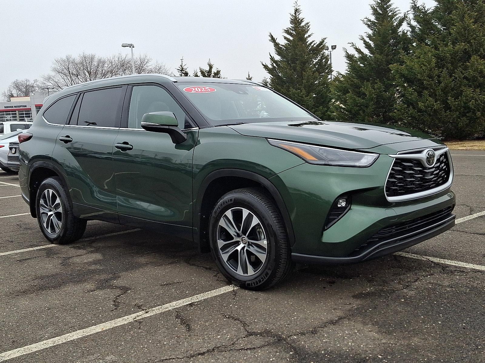 2025 Toyota Highlander XLE AWD (Natl)