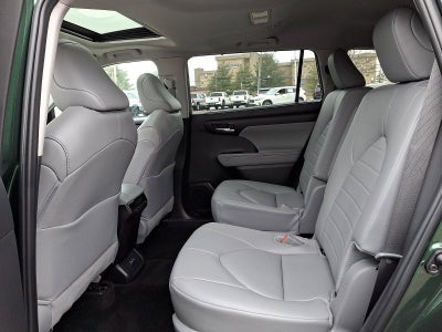 2025 Toyota Highlander XLE AWD (Natl)