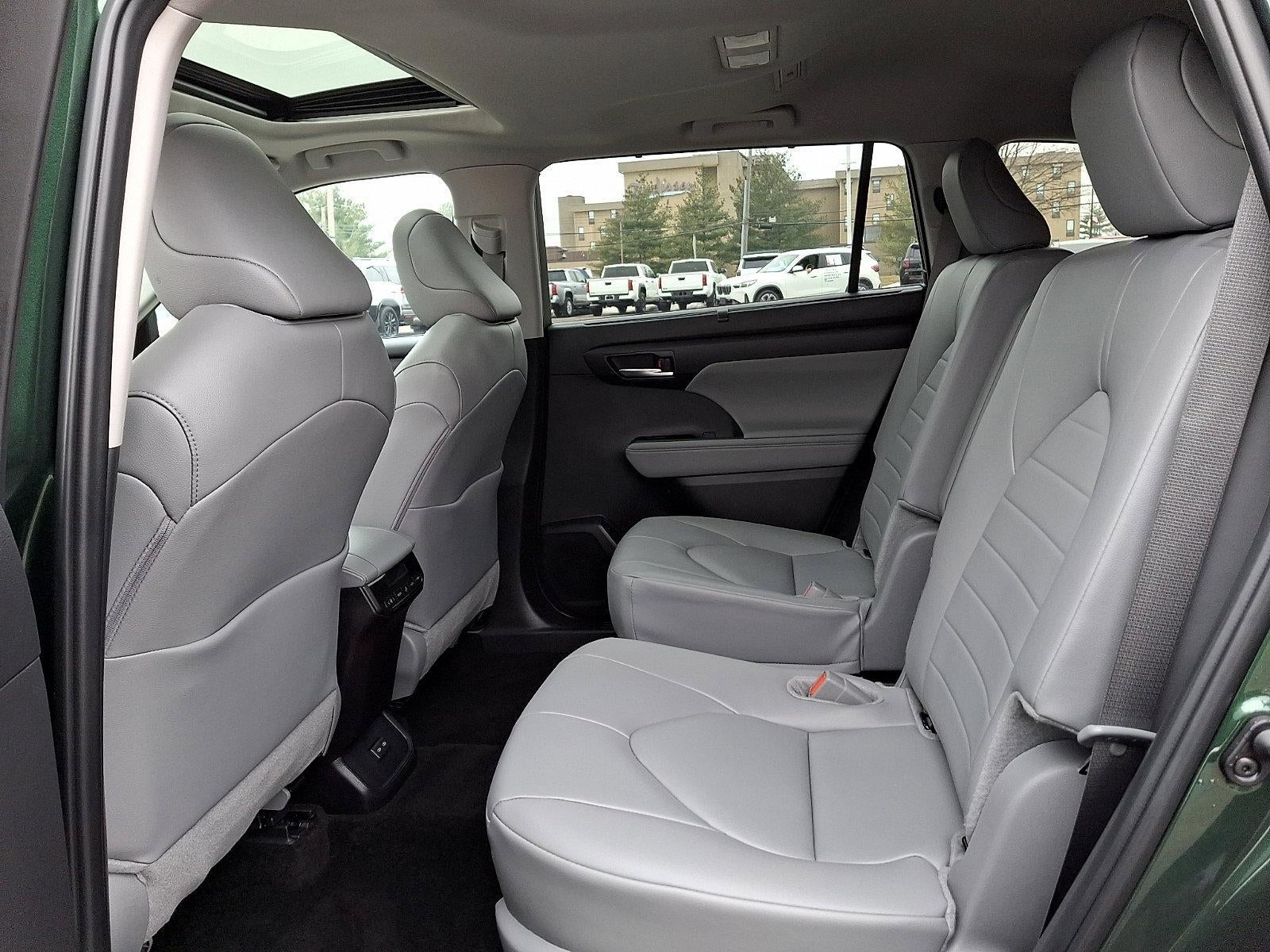 2025 Toyota Highlander XLE AWD (Natl)