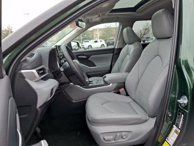 2025 Toyota Highlander XLE AWD (Natl)