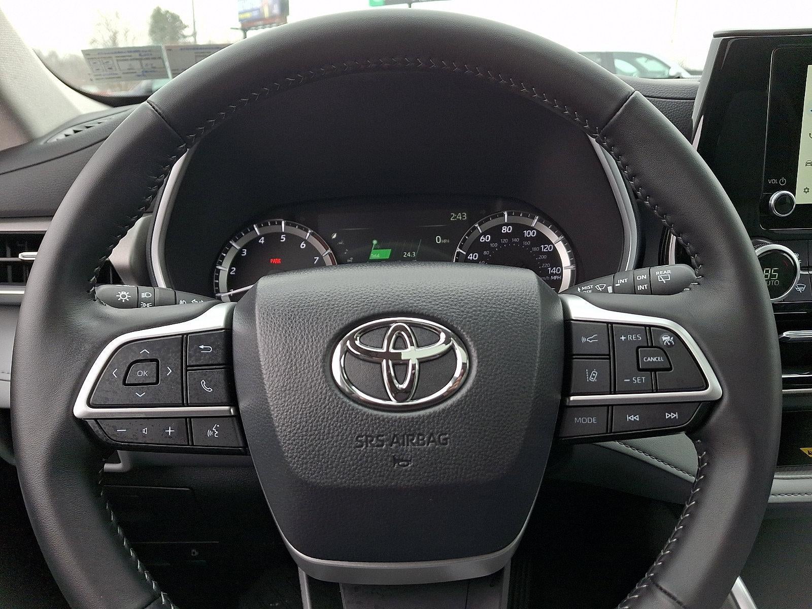 2025 Toyota Highlander XLE AWD (Natl)