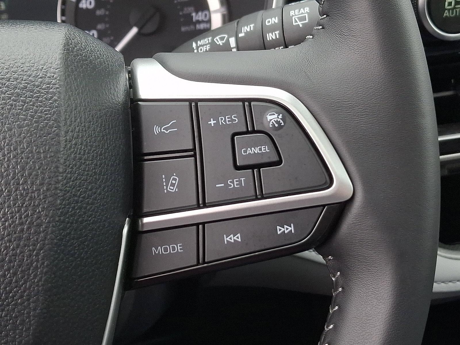 2025 Toyota Highlander XLE AWD (Natl)