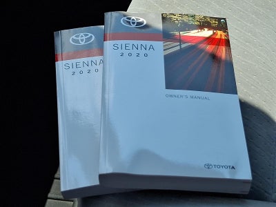 2020 Toyota Sienna LE FWD 8-Passenger (Natl)