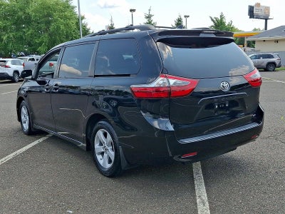 2020 Toyota Sienna LE FWD 8-Passenger (Natl)