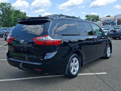 2020 Toyota Sienna LE FWD 8-Passenger (Natl)