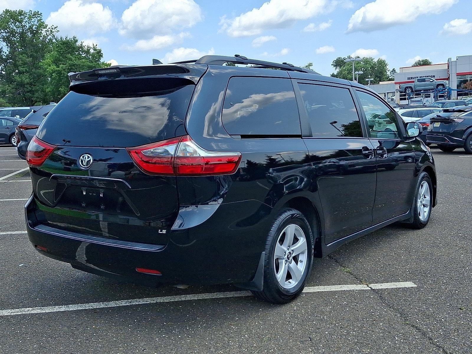 2020 Toyota Sienna LE FWD 8-Passenger (Natl)
