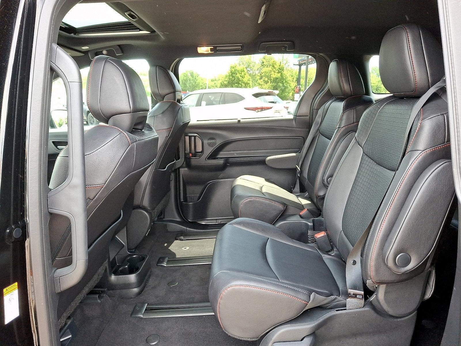 2025 Toyota Sienna XSE FWD 7-Passenger (Natl)