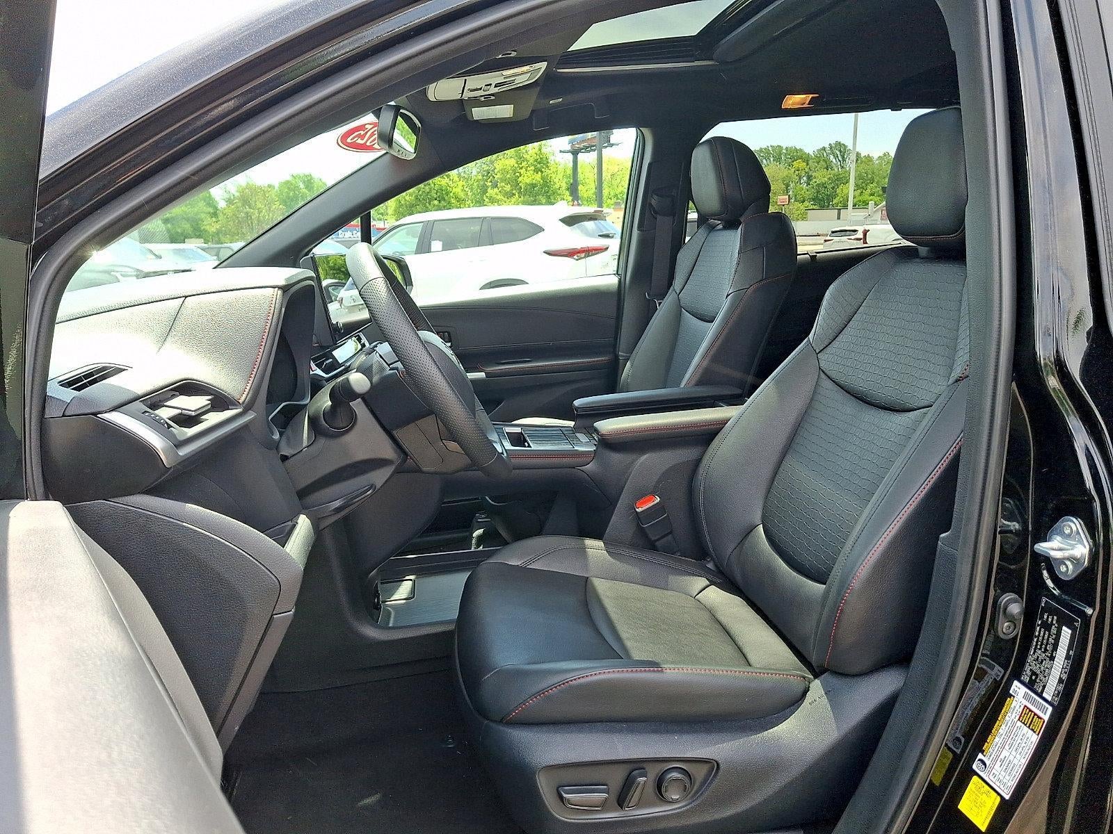 2025 Toyota Sienna XSE FWD 7-Passenger (Natl)
