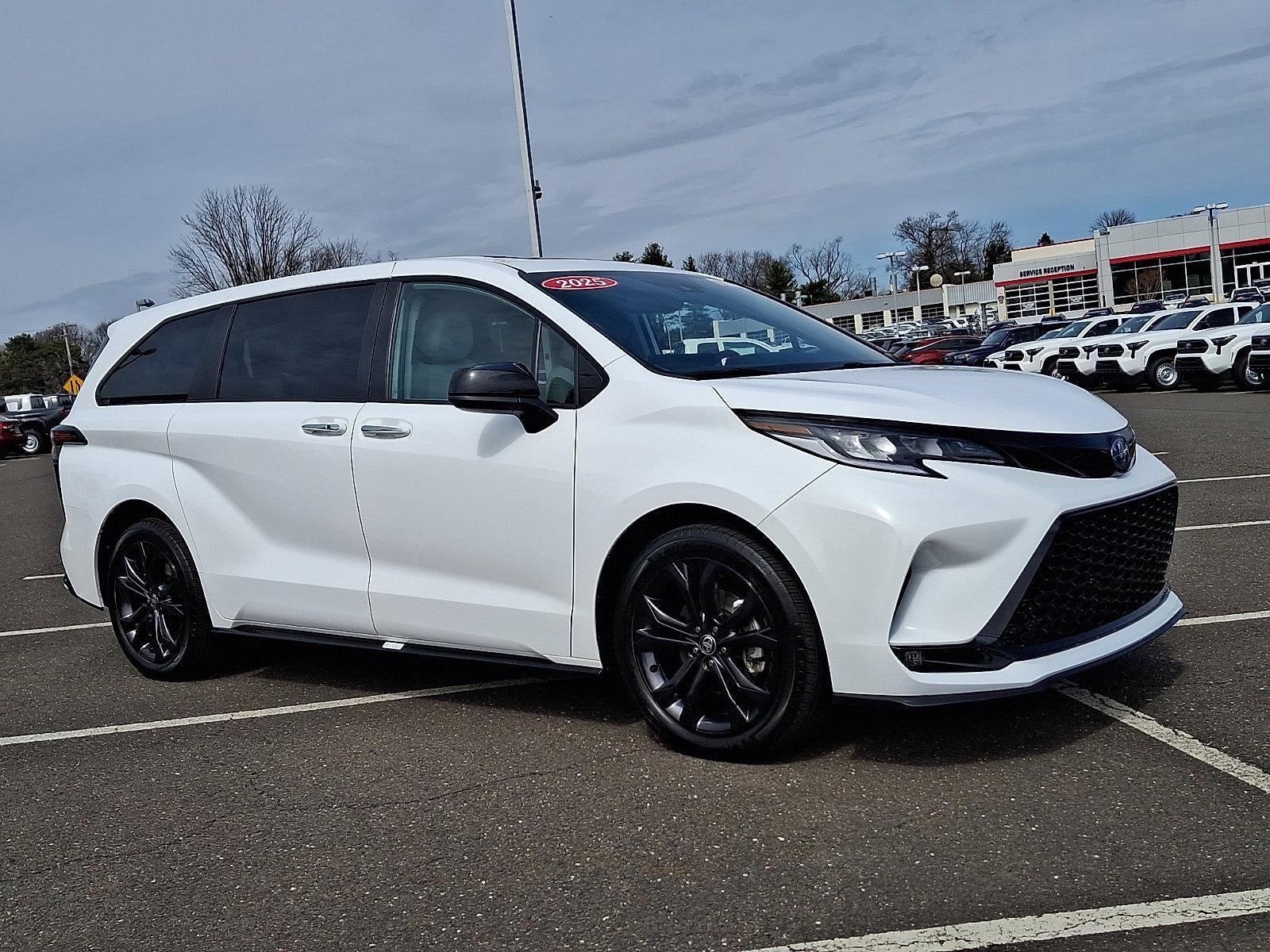 2025 Toyota Sienna XSE FWD 7-Passenger (Natl)