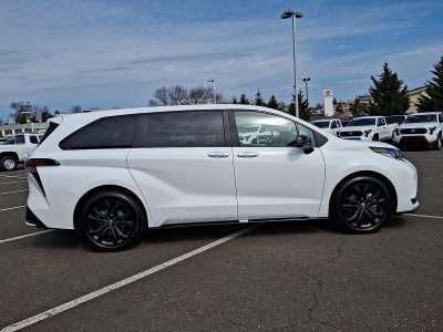 2025 Toyota Sienna XSE FWD 7-Passenger (Natl)