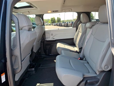 2025 Toyota Sienna XLE FWD 8-Passenger (Natl)
