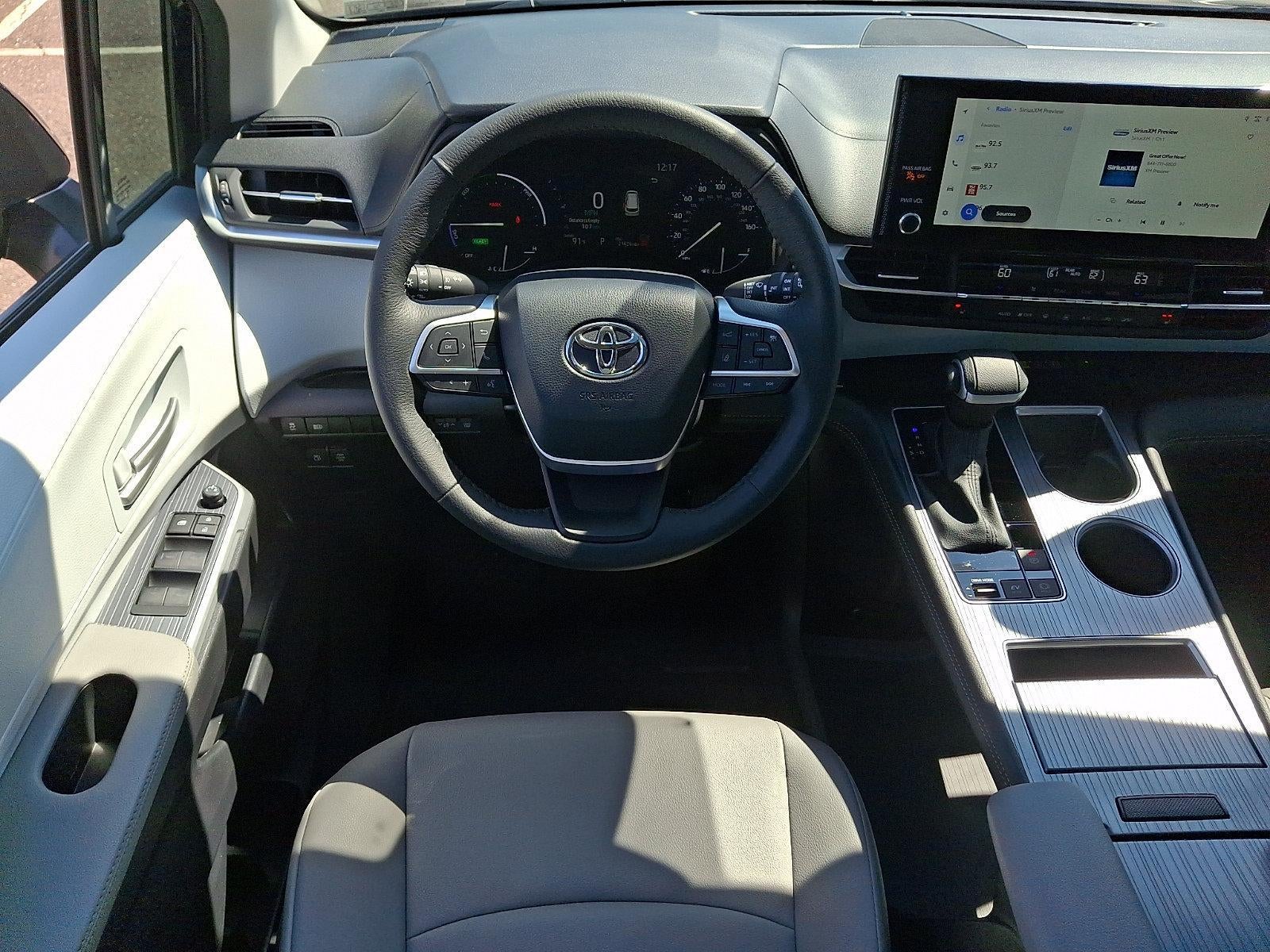 2025 Toyota Sienna XLE FWD 8-Passenger (Natl)