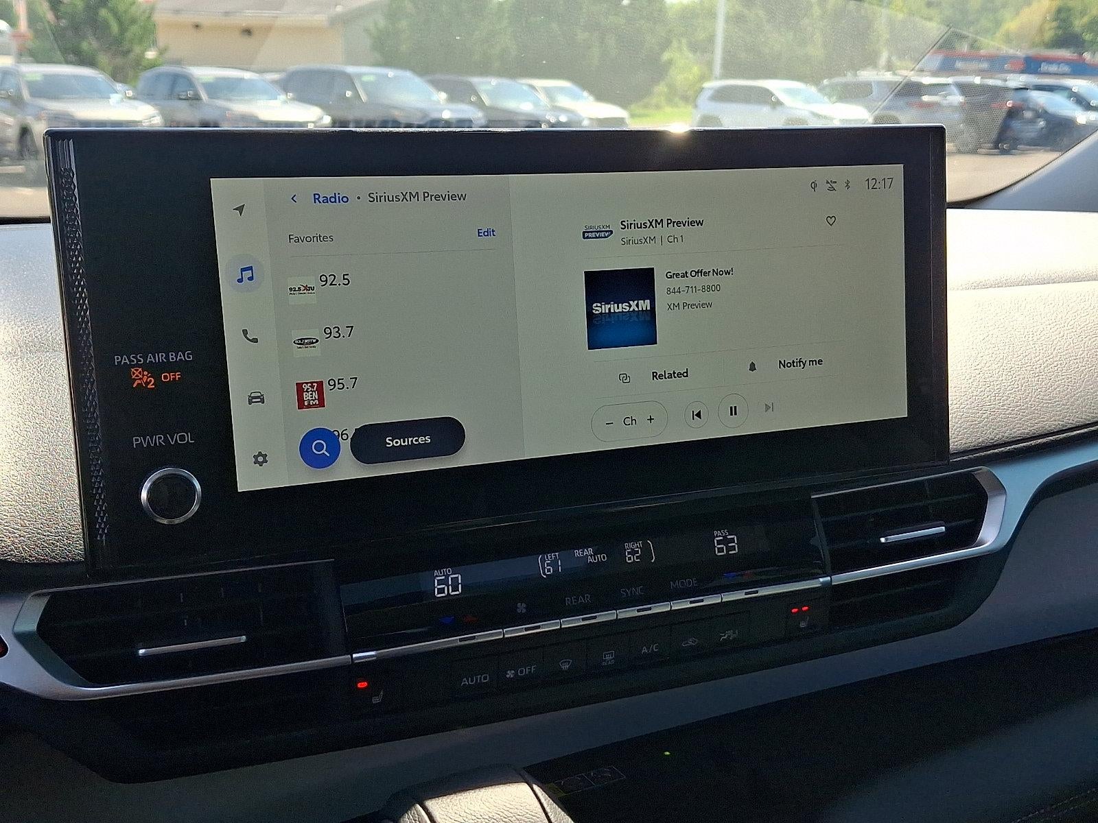 2025 Toyota Sienna XLE FWD 8-Passenger (Natl)