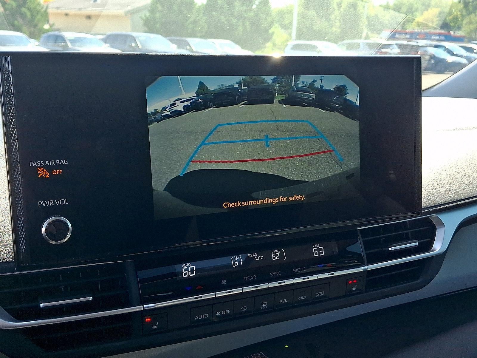 2025 Toyota Sienna XLE FWD 8-Passenger (Natl)