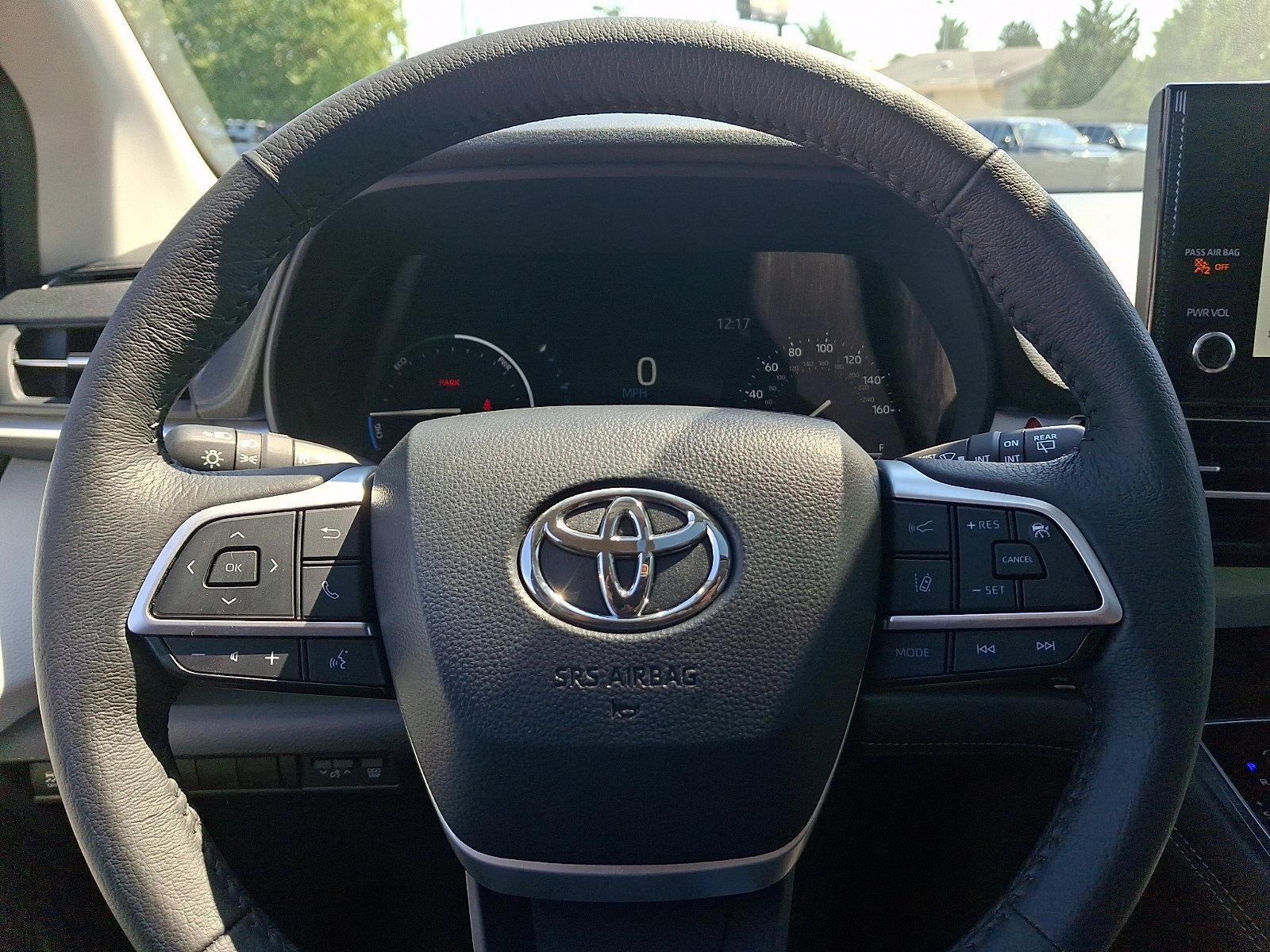 2025 Toyota Sienna XLE FWD 8-Passenger (Natl)