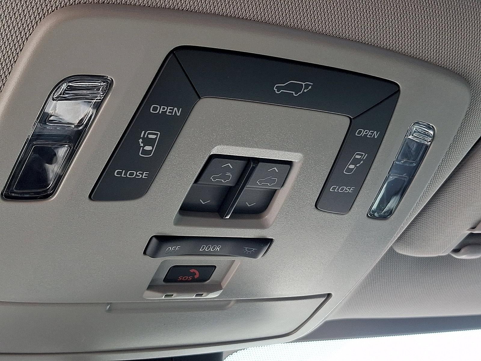 2025 Toyota Sienna XLE FWD 8-Passenger (Natl)