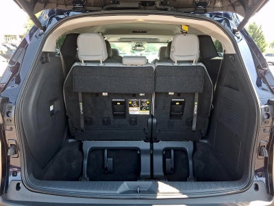 2025 Toyota Sienna XLE FWD 8-Passenger (Natl)