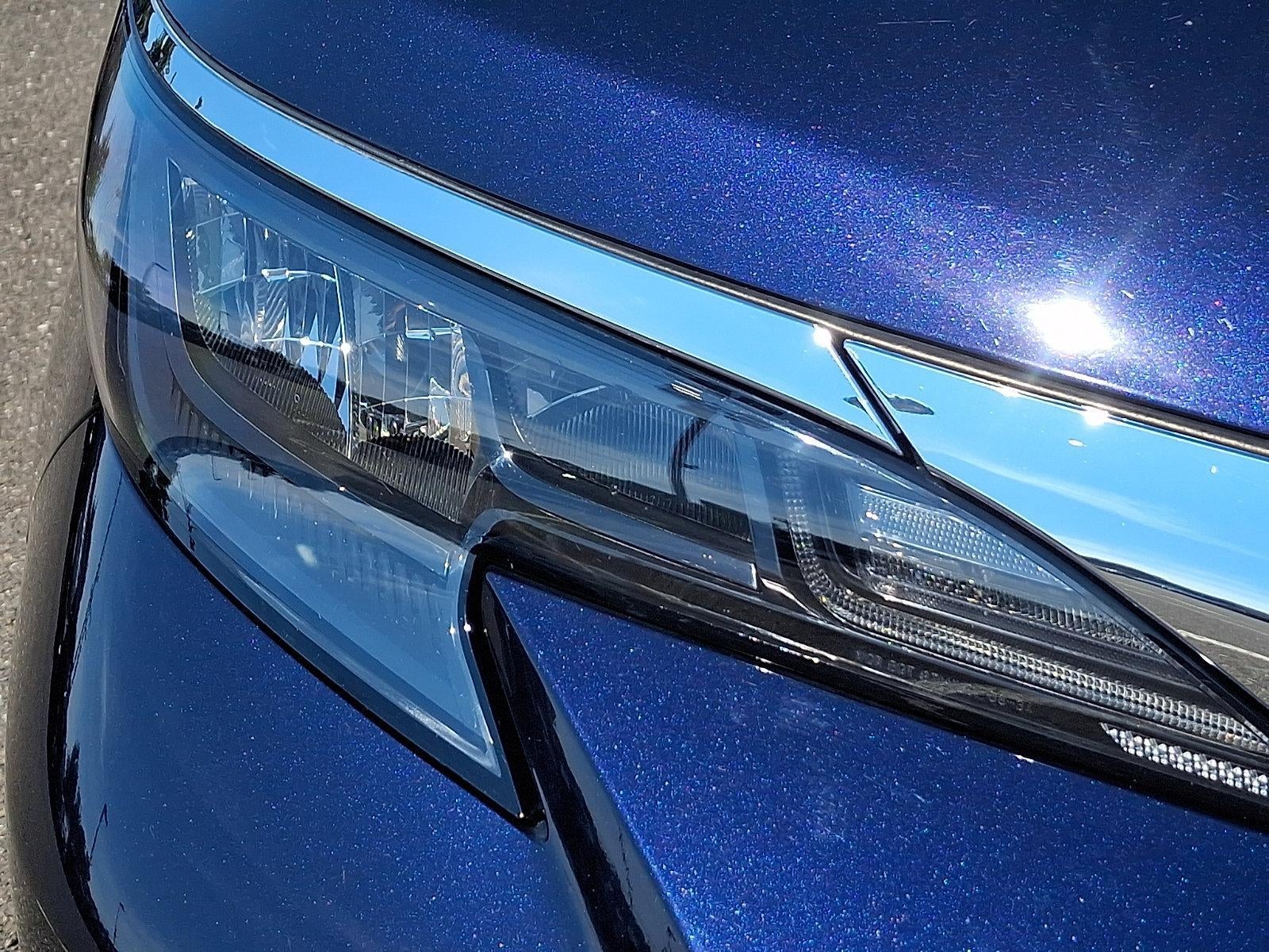 2025 Toyota Sienna XLE FWD 8-Passenger (Natl)