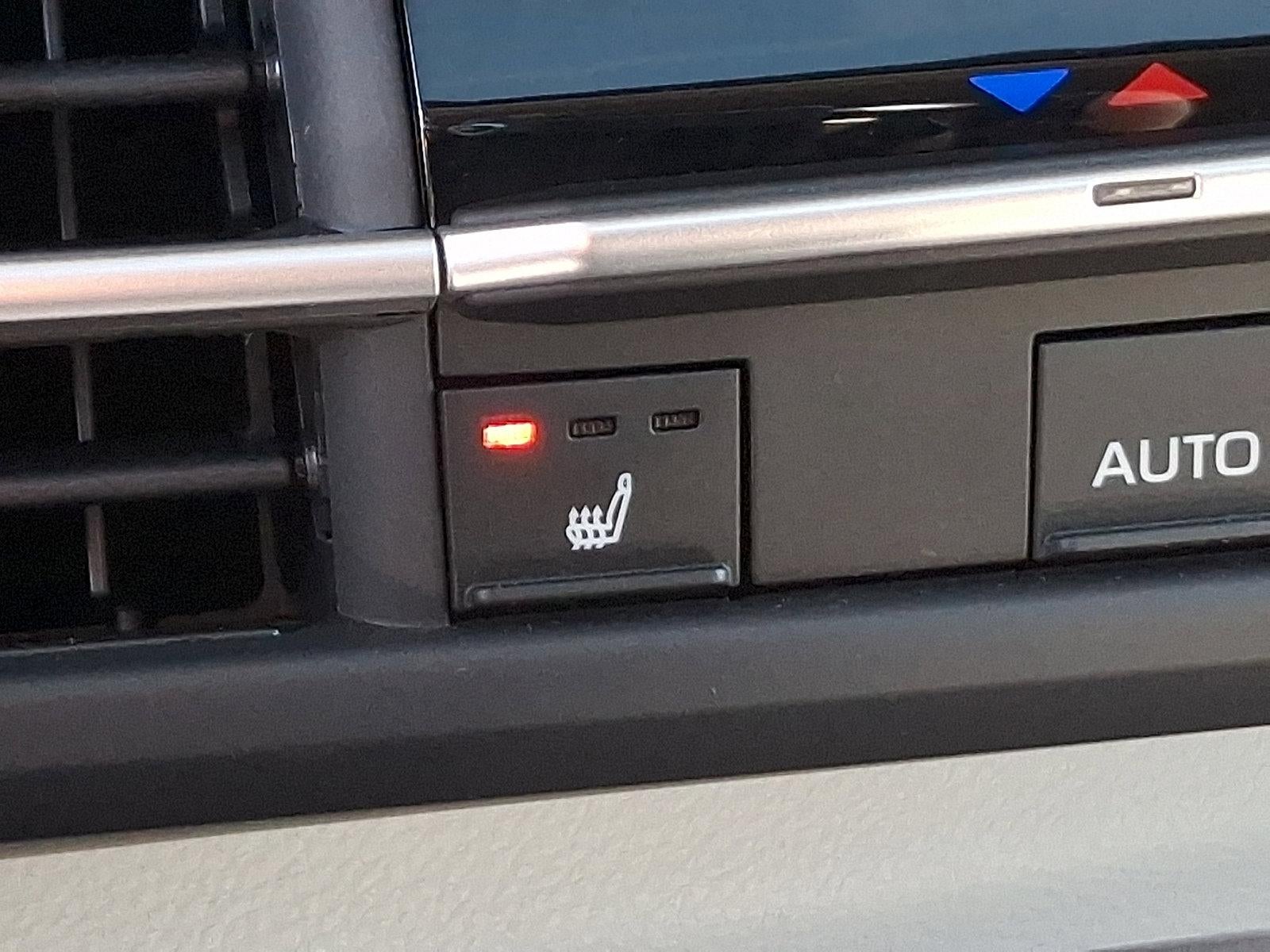 2025 Toyota Sienna XLE FWD 8-Passenger (Natl)