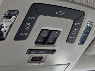 2025 Toyota Sienna XLE FWD 8-Passenger (Natl)