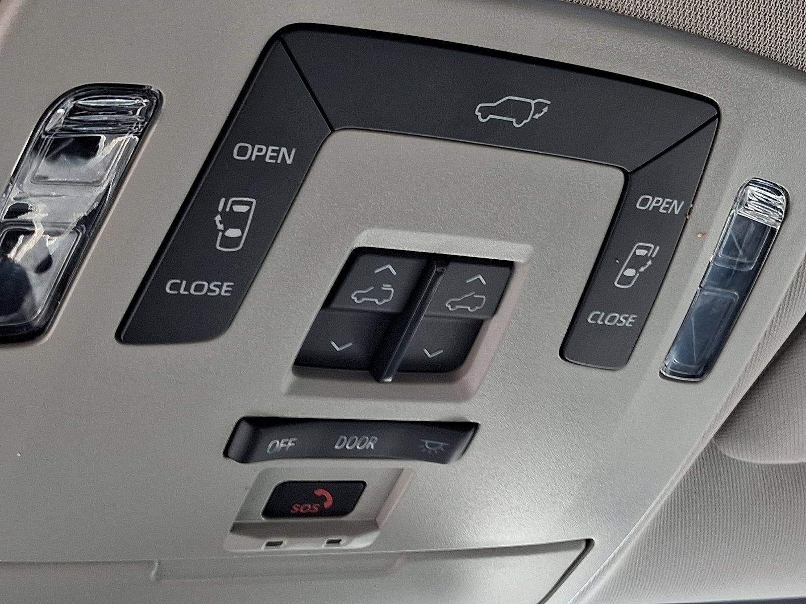 2025 Toyota Sienna XLE FWD 8-Passenger (Natl)