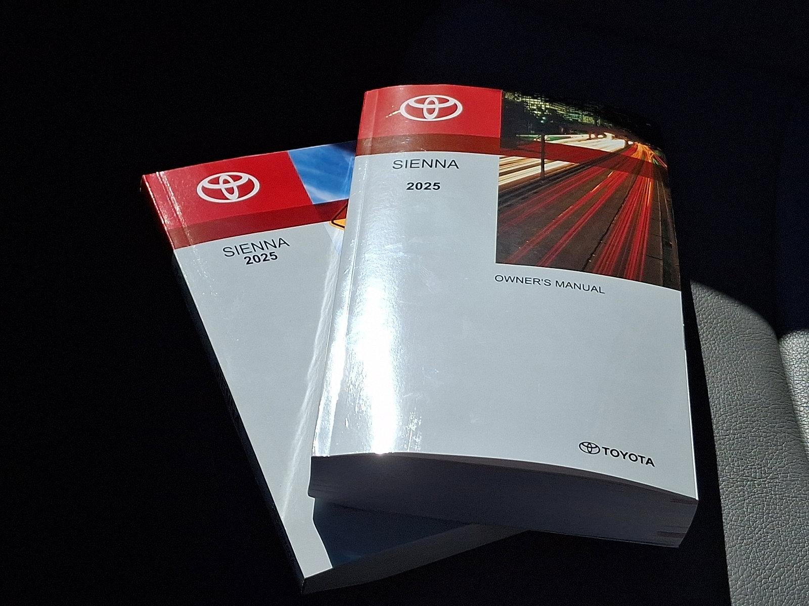 2025 Toyota Sienna XLE FWD 8-Passenger (Natl)