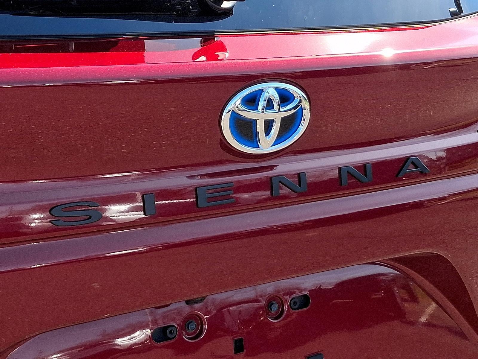 2025 Toyota Sienna XLE FWD 8-Passenger (Natl)