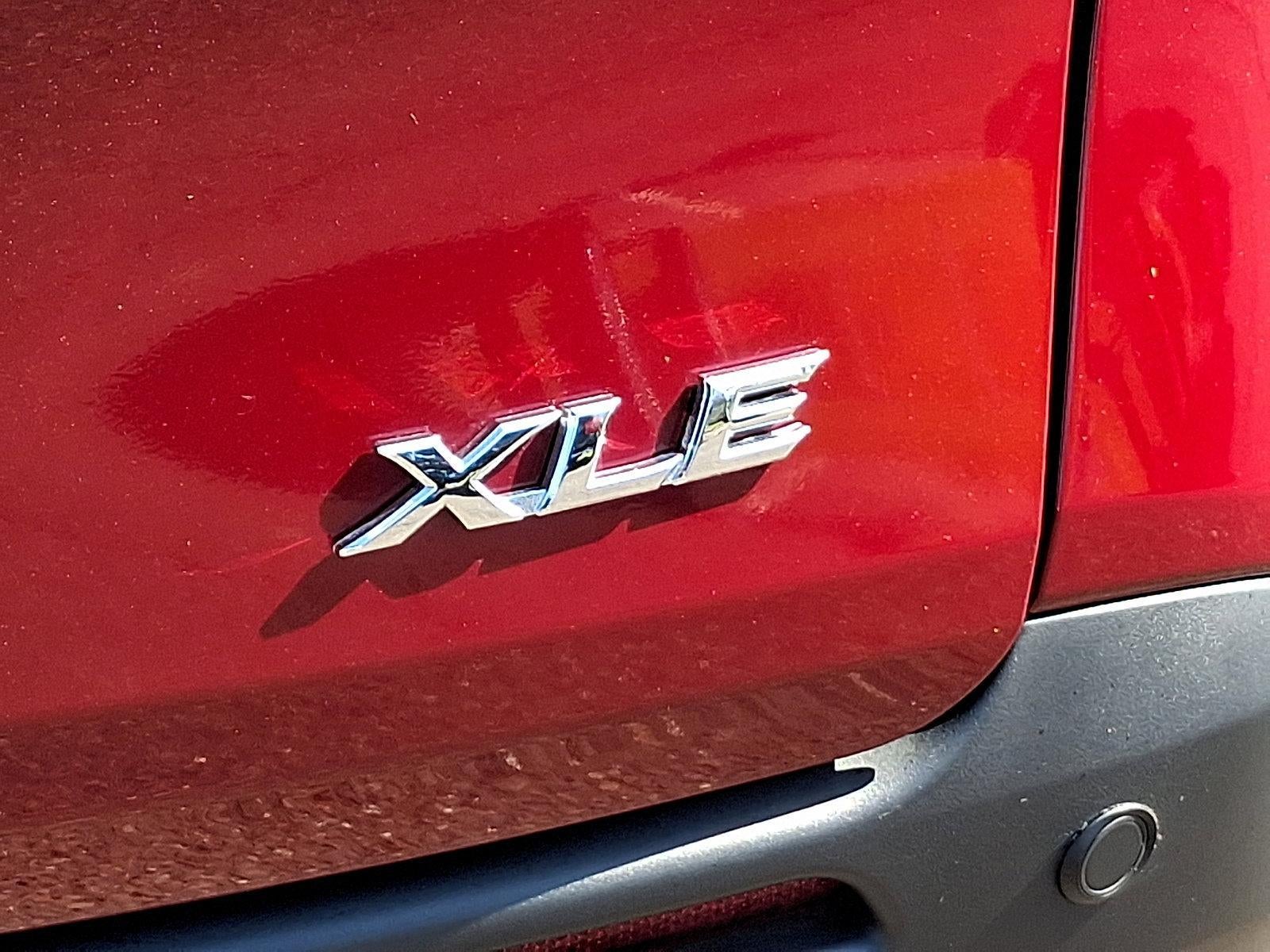 2025 Toyota Sienna XLE FWD 8-Passenger (Natl)