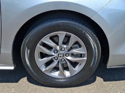 2023 Toyota Sienna XLE FWD 7-Passenger (Natl)