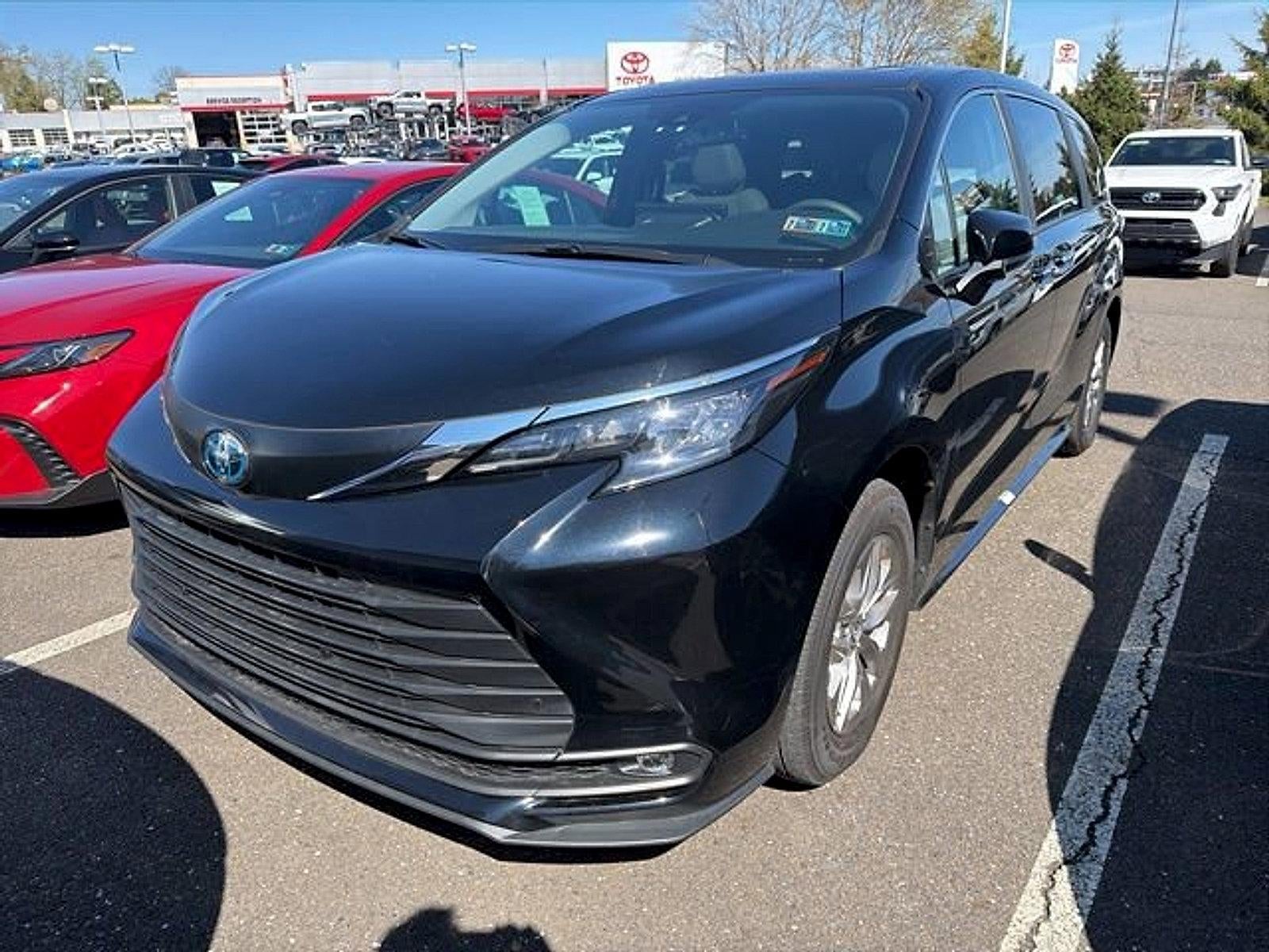 2025 Toyota Sienna XLE AWD 7-Passenger (Natl)