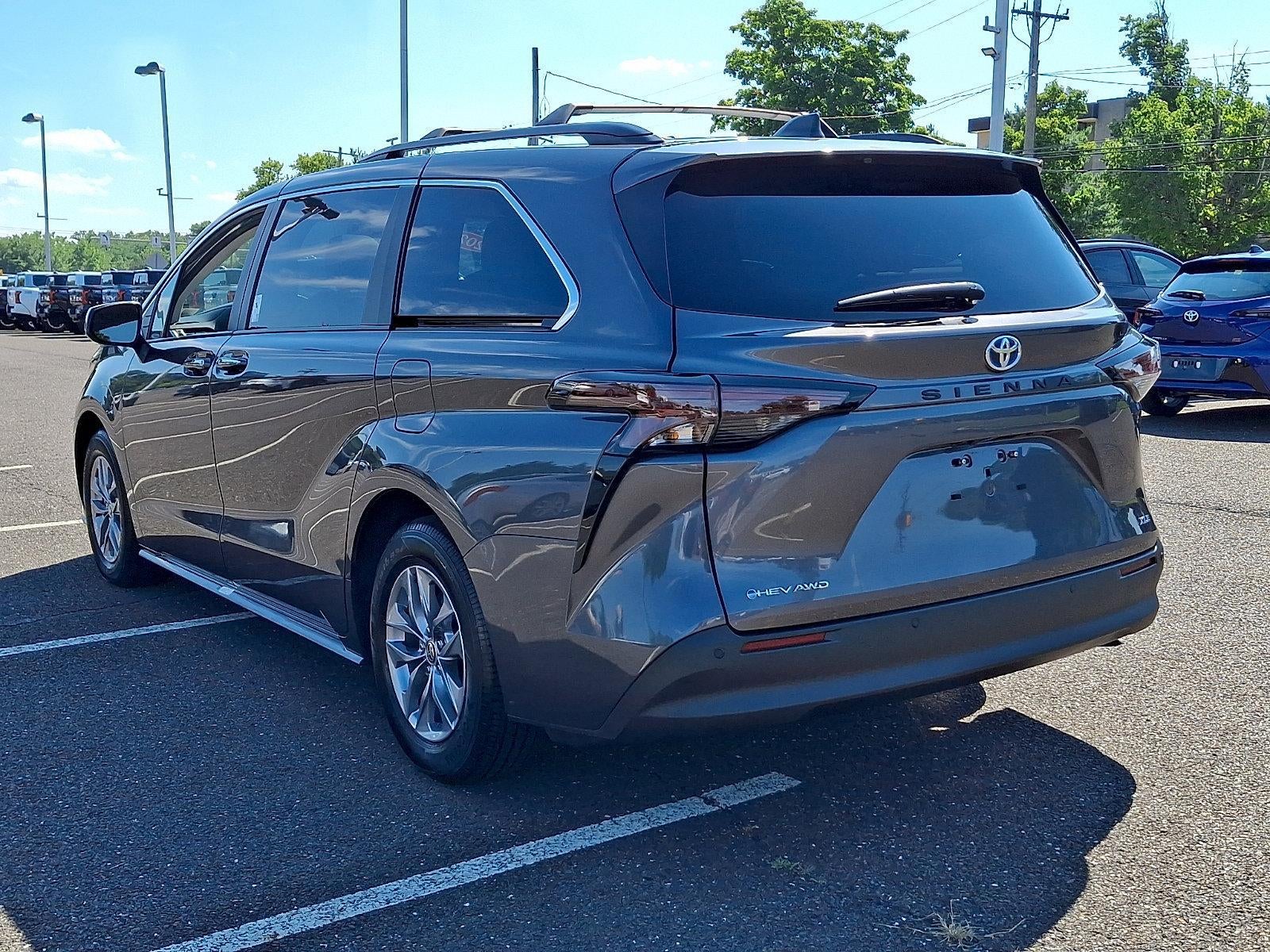 2025 Toyota Sienna XLE AWD 7-Passenger (Natl)