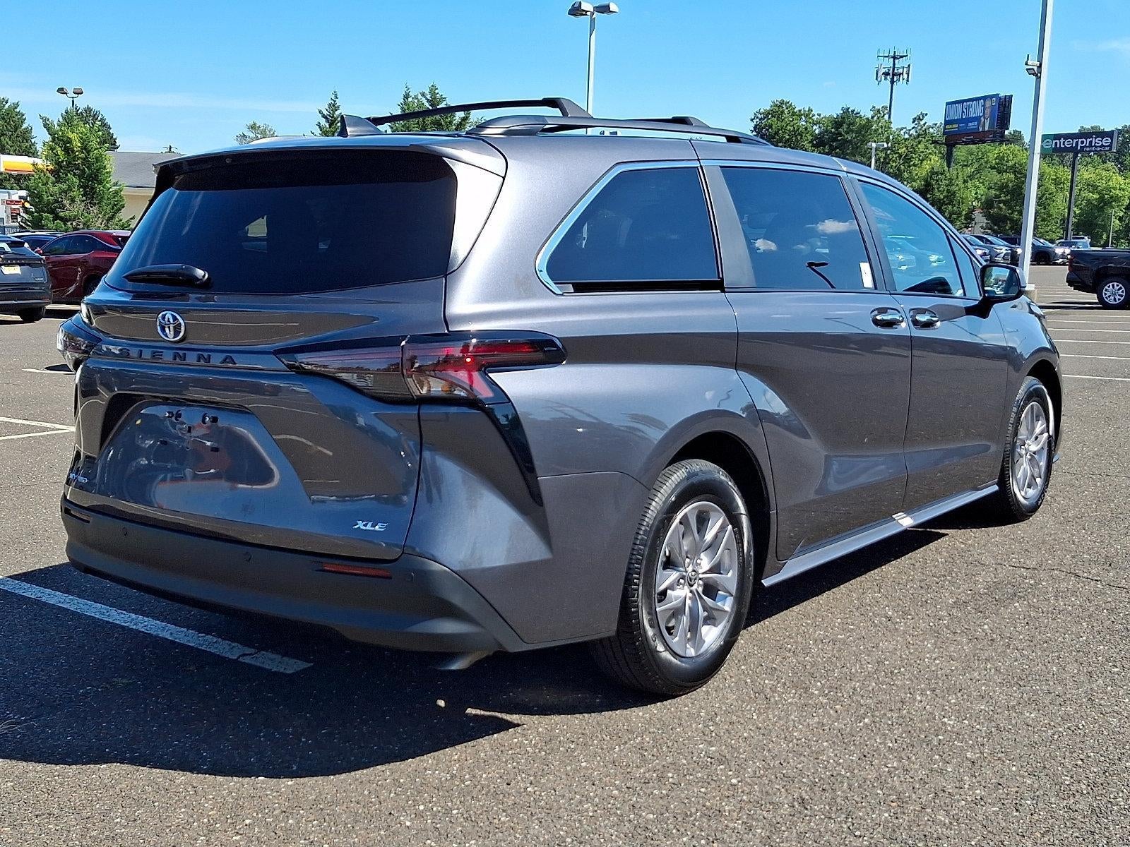 2025 Toyota Sienna XLE AWD 7-Passenger (Natl)
