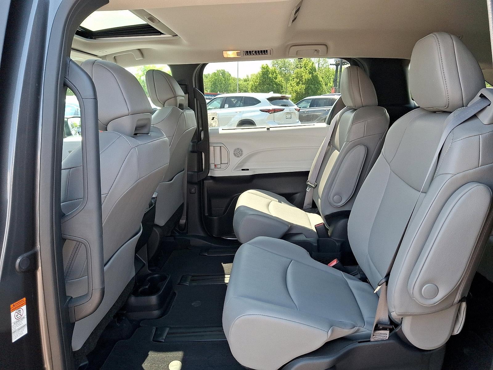 2025 Toyota Sienna XLE AWD 7-Passenger (Natl)