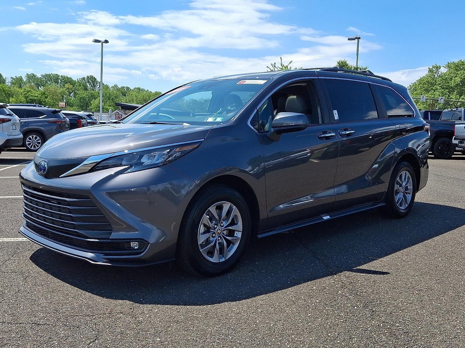 2025 Toyota Sienna XLE AWD 7-Passenger (Natl)