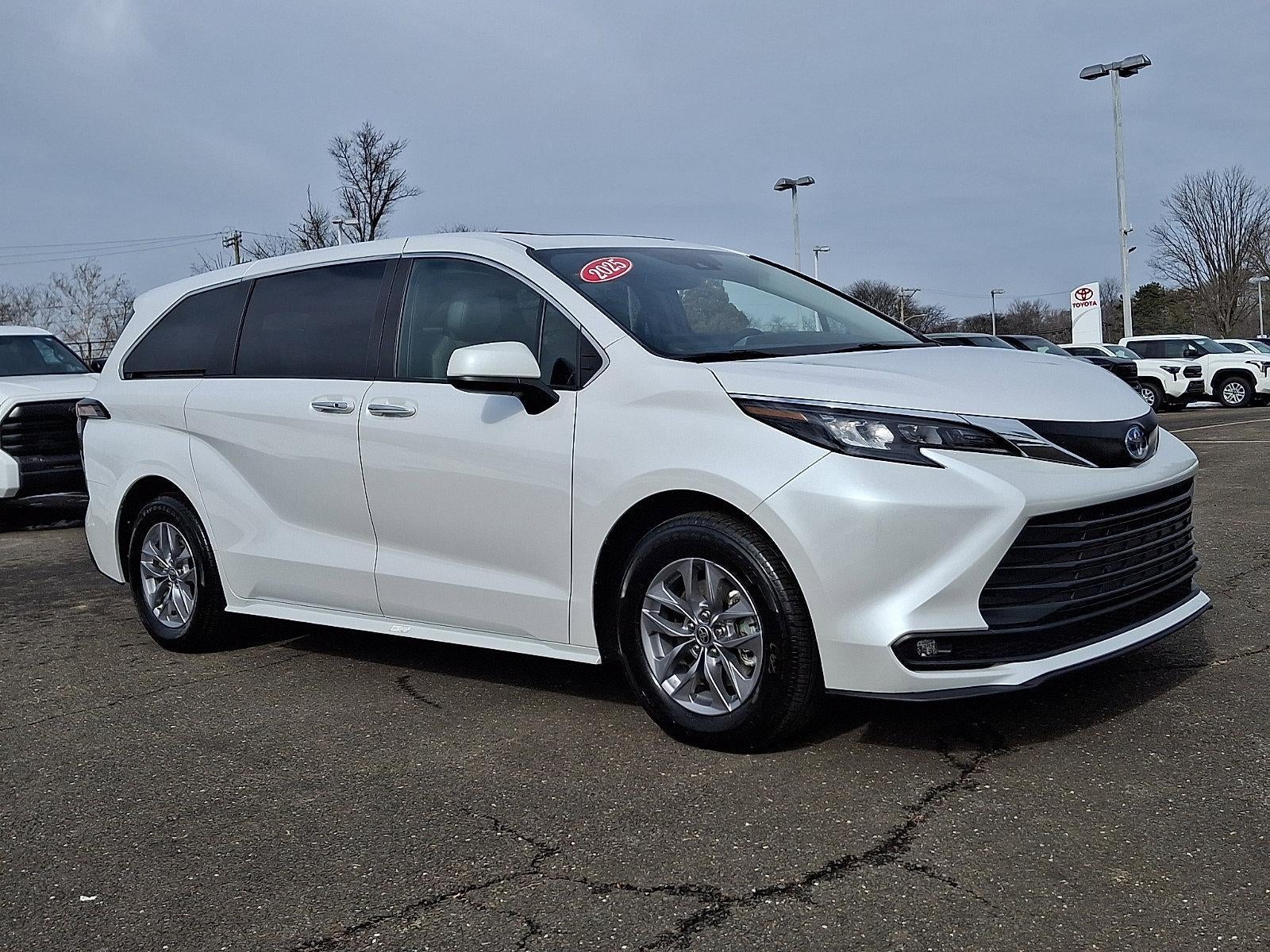 2025 Toyota Sienna XLE AWD 7-Passenger (Natl)