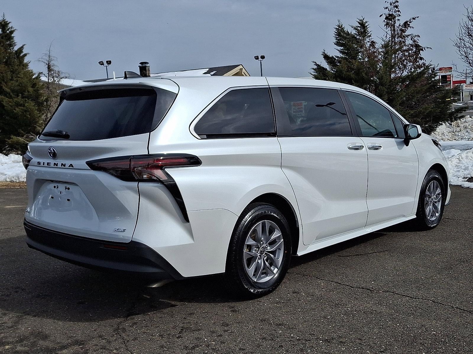 2025 Toyota Sienna XLE AWD 7-Passenger (Natl)