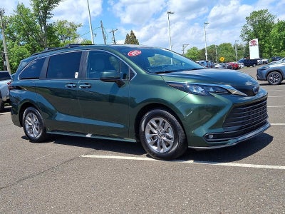 2025 Toyota Sienna XLE AWD 7-Passenger (Natl)