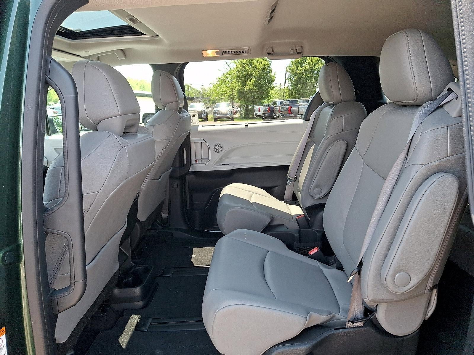 2025 Toyota Sienna XLE AWD 7-Passenger (Natl)